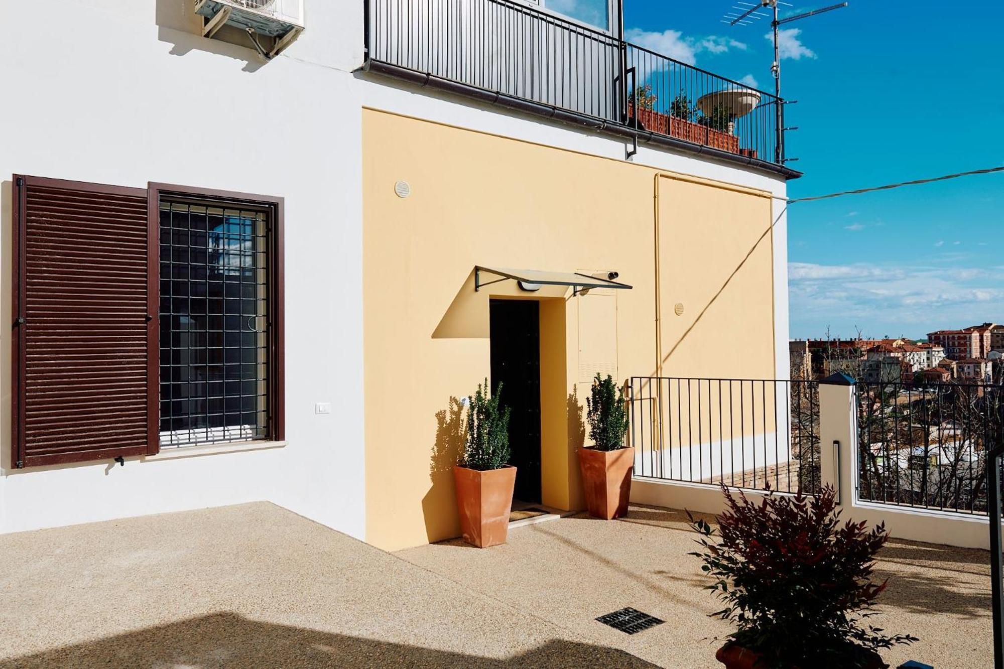 Bed and Breakfast Relais Al Teatro Chieti Exterior foto